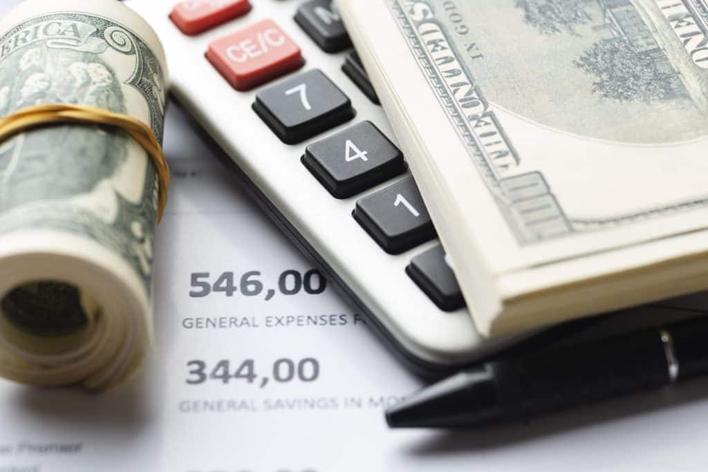 Navigating 2026 Federal Reserve Interest Rate Hikes: Investor Adjustments